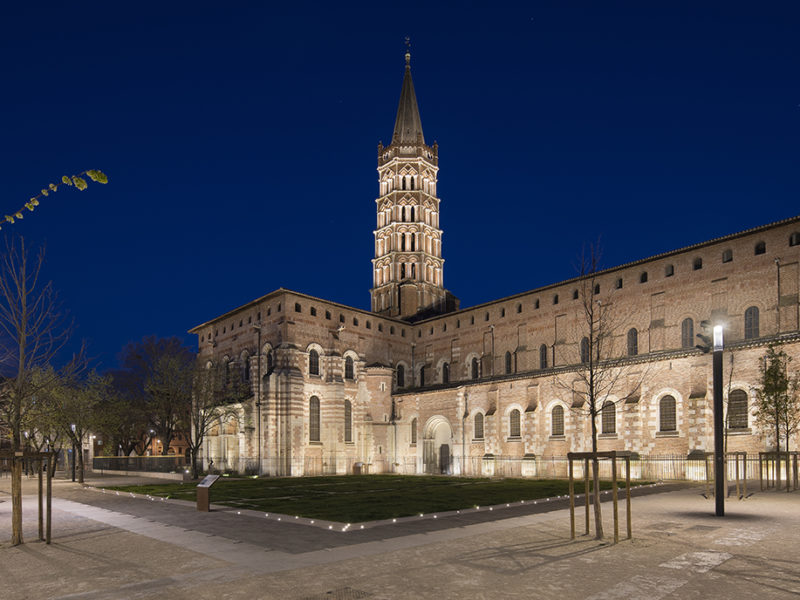 Place et basilique Saint Sernin à Toulouse